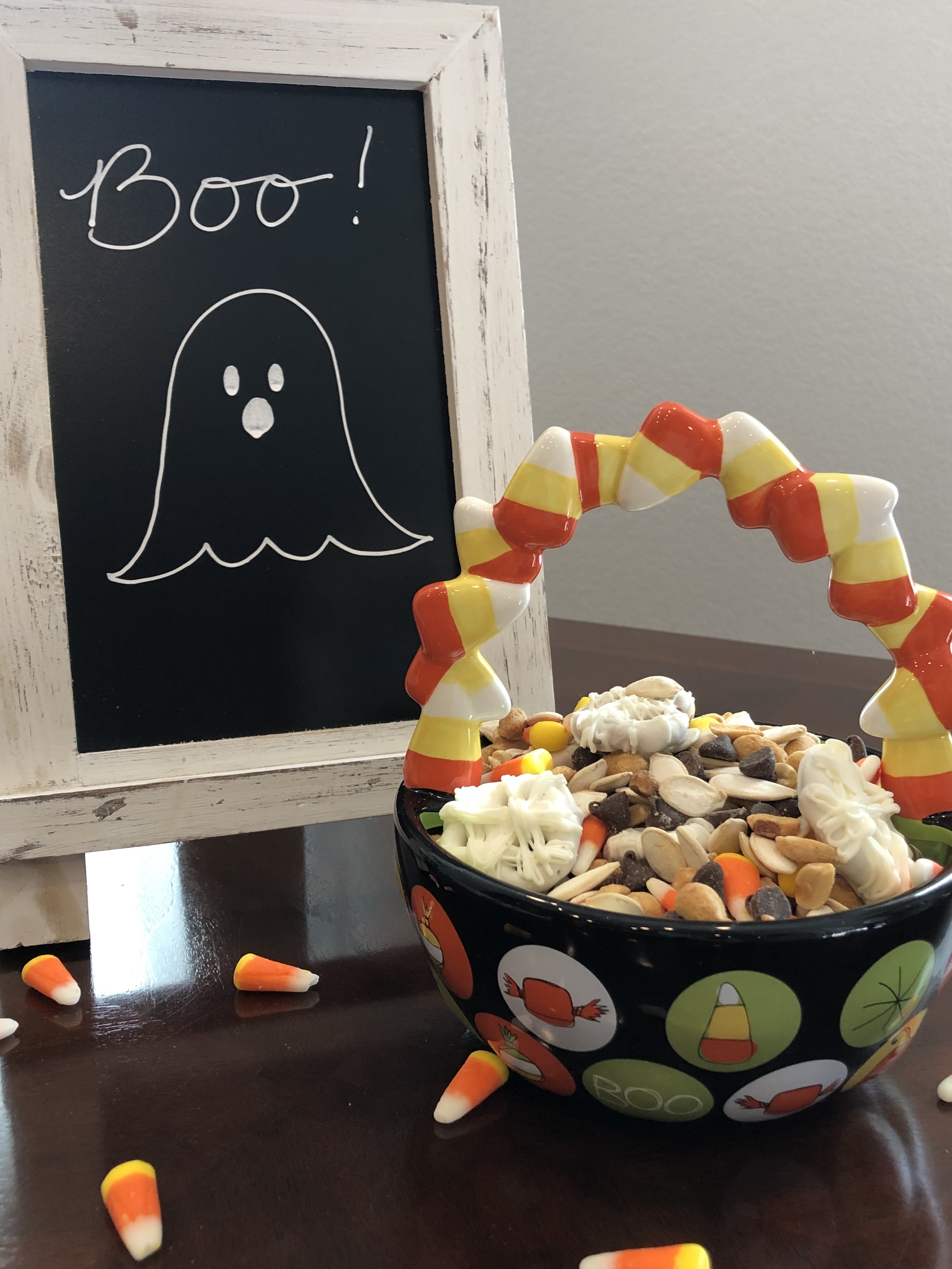 Spooky snack mix